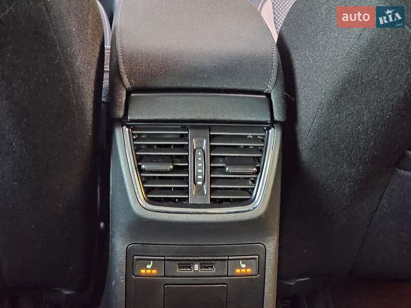 Универсал Skoda Octavia Scout 2017 в Киеве фото 52 Универсал Skoda Octavia Scout 2017 в Киеве