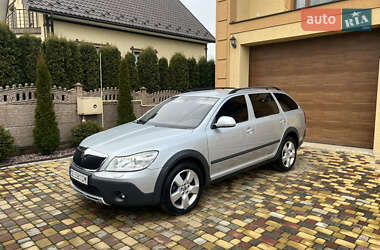 Універсал Skoda Octavia Scout 2010 в Чернівцях