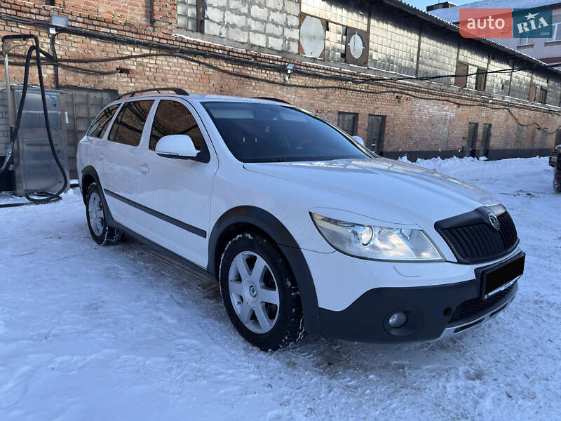 Універсал Skoda Octavia Scout 2011 в Черкасах