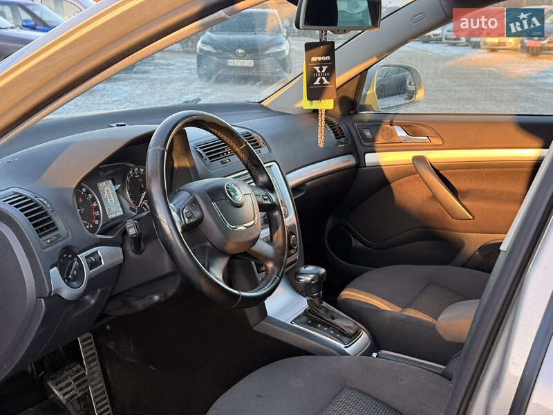 Универсал Skoda Octavia Scout 2013 в Староконстантинове фото 19 Универсал Skoda Octavia Scout 2013 в Староконстантинове