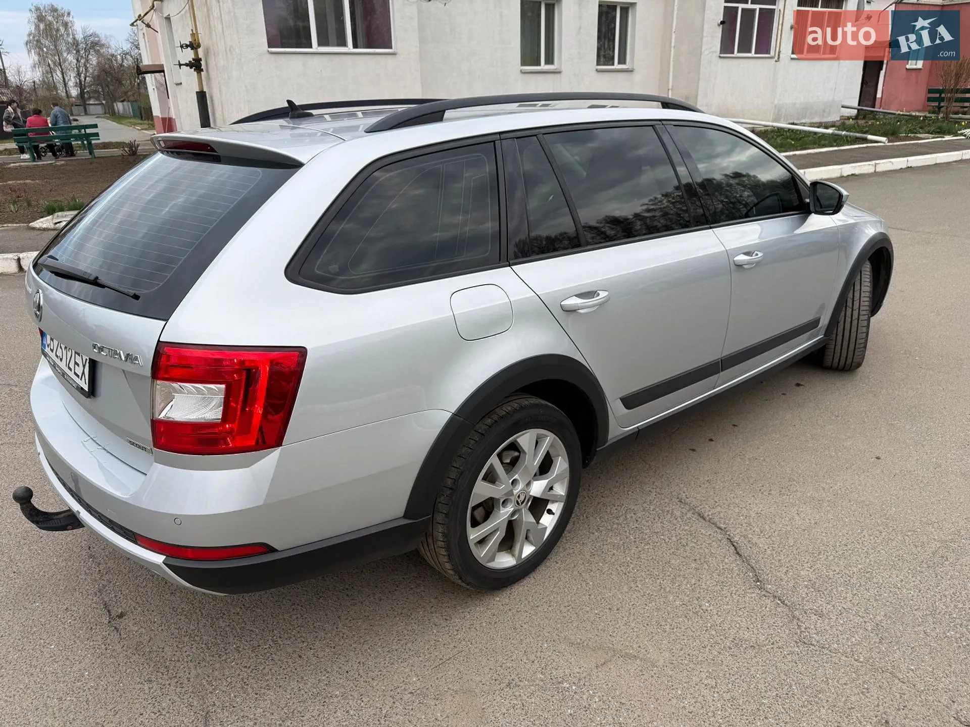 Skoda Octavia Scout 2016 VIN TMBLK7NE9H0147093 фото оголошення 4 з 5