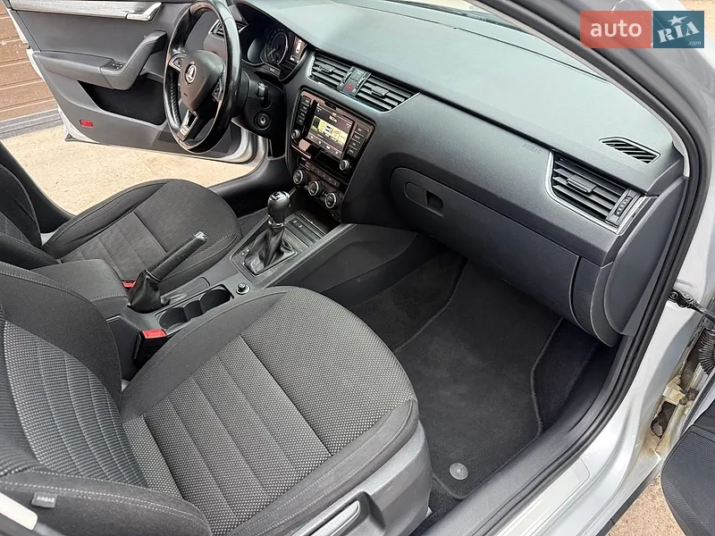 Skoda Octavia Scout 2016 VIN TMBLK7NE9H0147093 фото оголошення 8 з 39