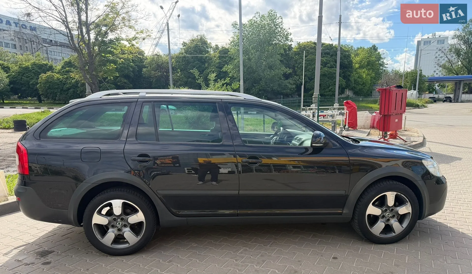 2010 Skoda Octavia - мініатюра 13