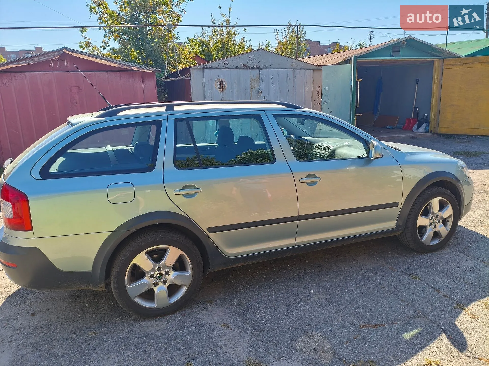 2010 Skoda Octavia - мініатюра 3