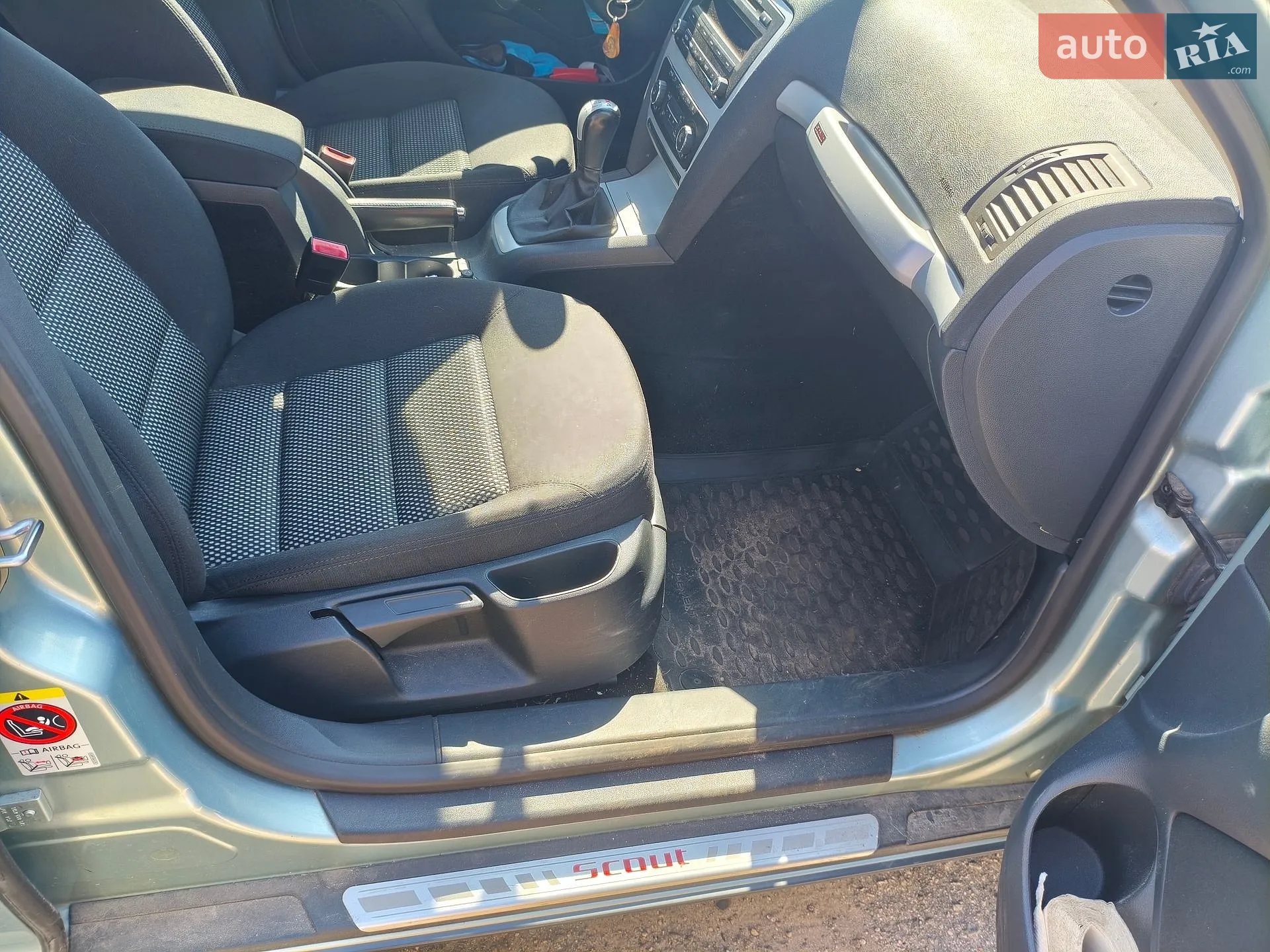 2010 Skoda Octavia - мініатюра 9
