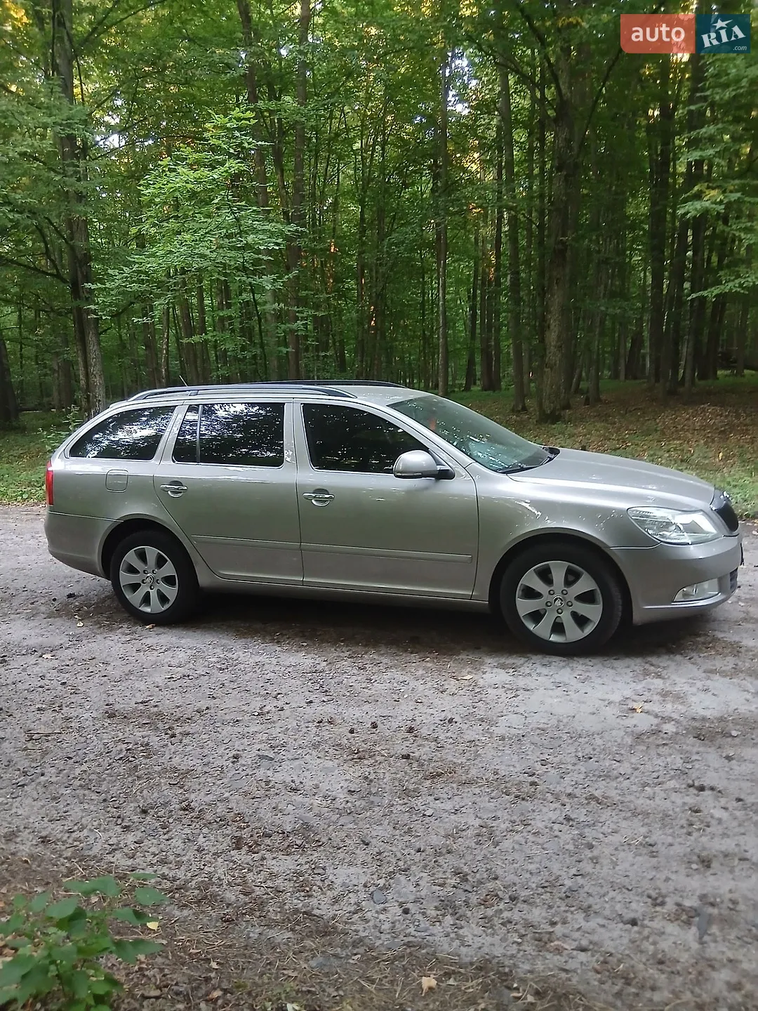 2010 Skoda Octavia - мініатюра 2