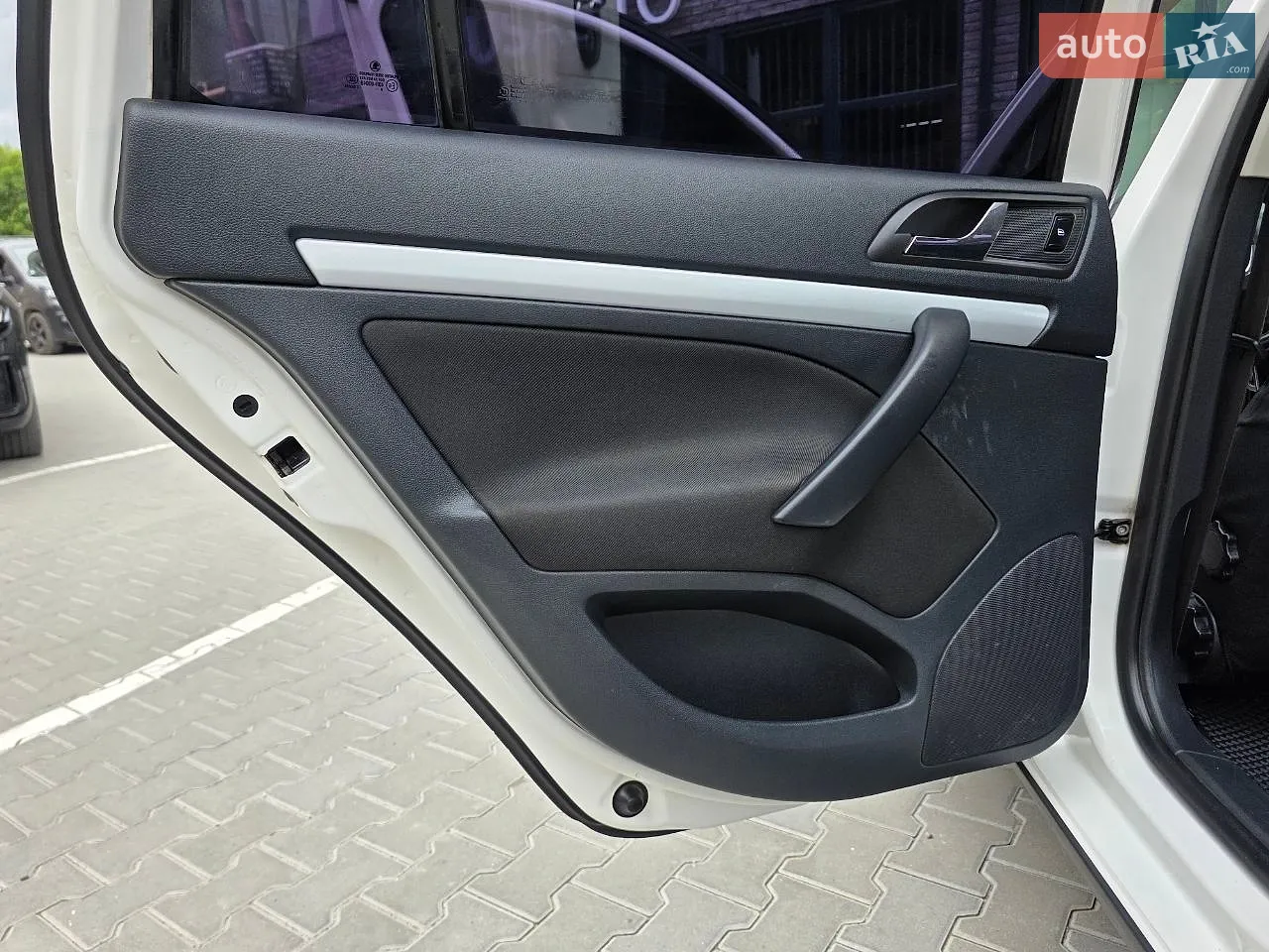2011 Skoda Octavia - мініатюра 50