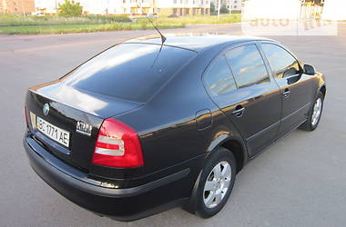 Седан Skoda Octavia 2006 в Львове