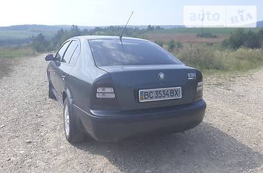 Седан Skoda Octavia 2004 в Старому Самборі