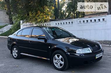 Седан Skoda Octavia 2002 в Каменском