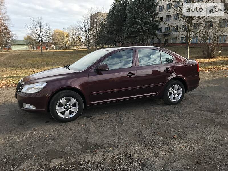 Седан Skoda Octavia 2010 в Бучачі