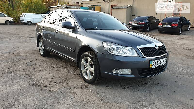 Седан Skoda Octavia 2011 в 