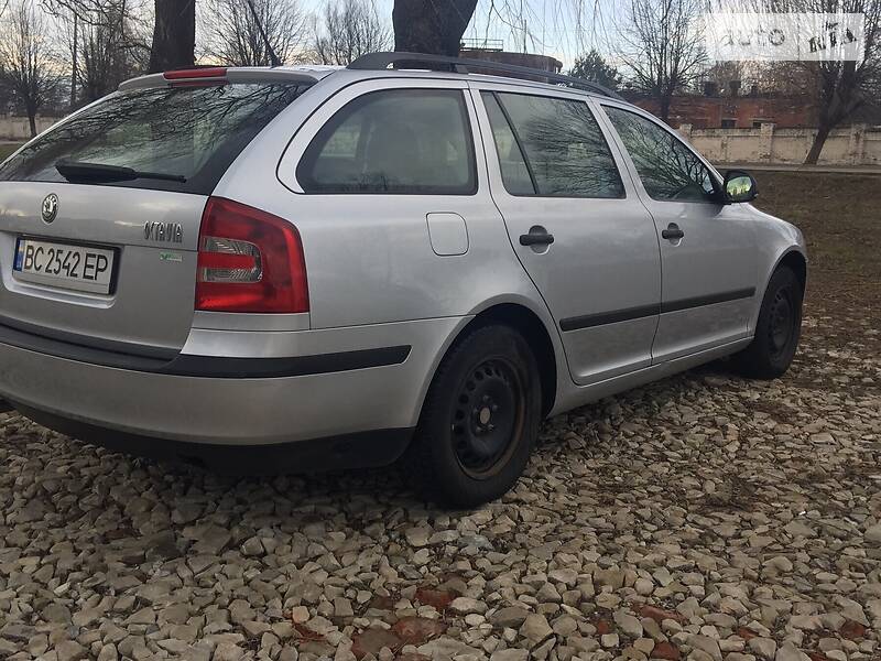 Універсал Skoda Octavia 2011 в Дрогобичі