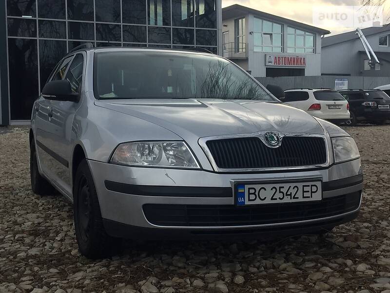 Універсал Skoda Octavia 2011 в Дрогобичі