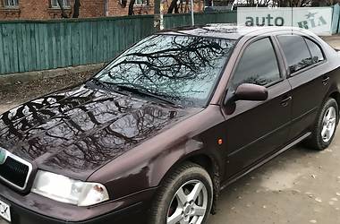 Ліфтбек Skoda Octavia 1998 в 