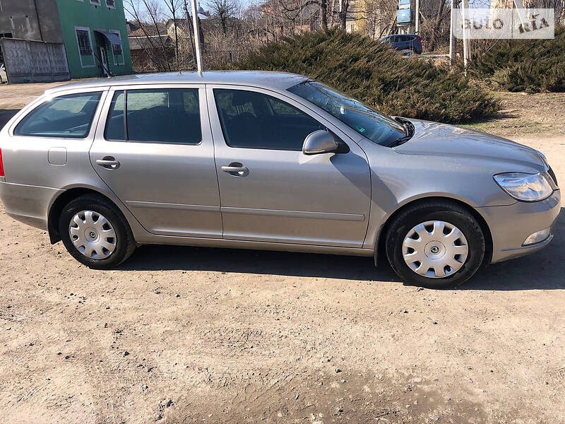 Універсал Skoda Octavia 2012 в Підгайцях