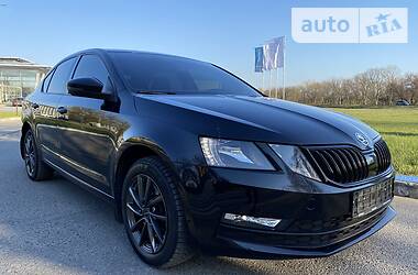 Седан Skoda Octavia 2018 в 