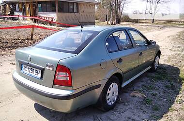 Хетчбек Skoda Octavia 2002 в 