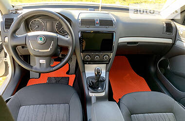 Седан Skoda Octavia 2012 в 