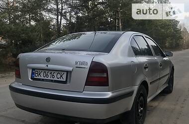Хетчбек Skoda Octavia 1998 в 
