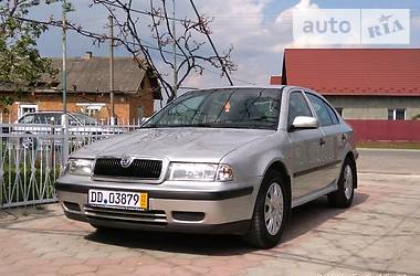Хетчбек Skoda Octavia 2000 в 
