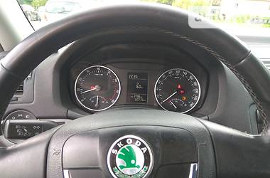 Седан Skoda Octavia 2011 в 