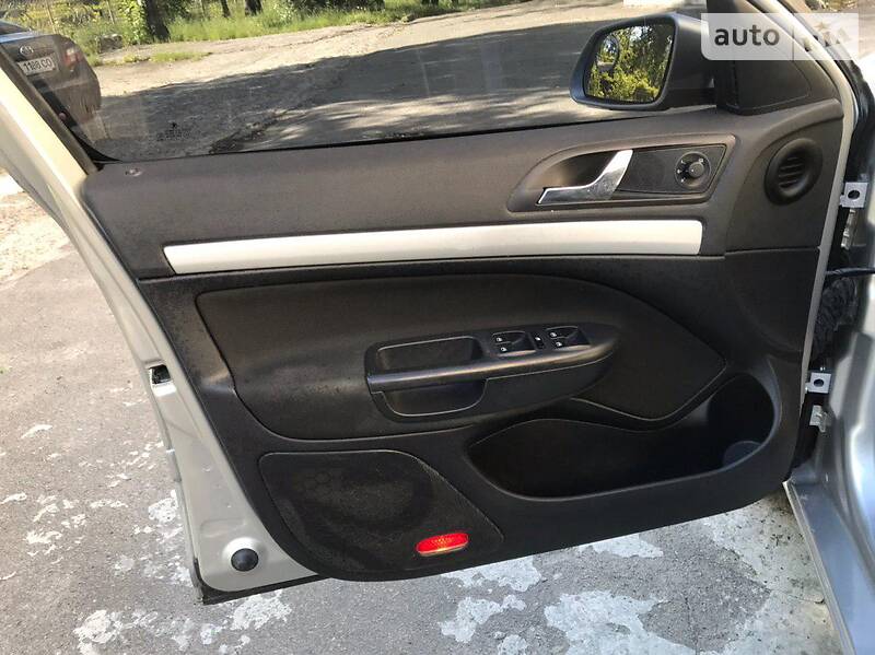 Седан Skoda Octavia 2006 в Києві