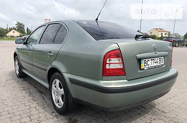 Хэтчбек Skoda Octavia 2002 в Городке