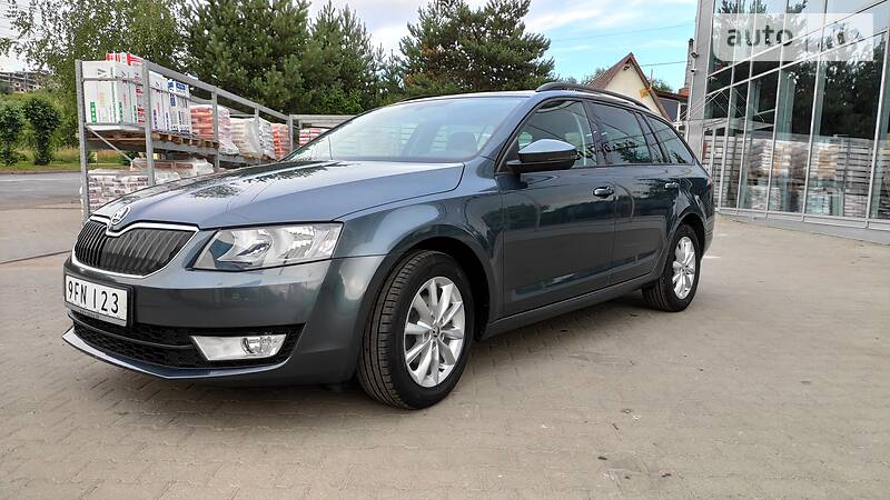 Універсал Skoda Octavia 2016 в Чернівцях