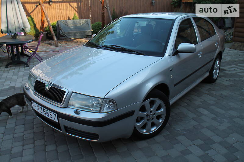 Седан Skoda Octavia 2002 в Полтаві