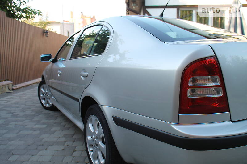 Седан Skoda Octavia 2002 в Полтаві