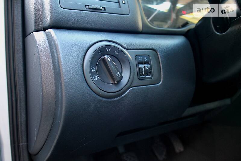 Седан Skoda Octavia 2002 в Полтаві