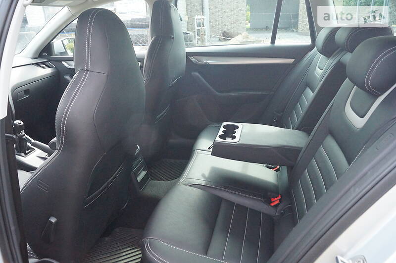 Універсал Skoda Octavia 2015 в Житомирі