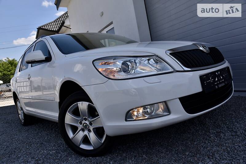 Універсал Skoda Octavia 2012 в Дрогобичі