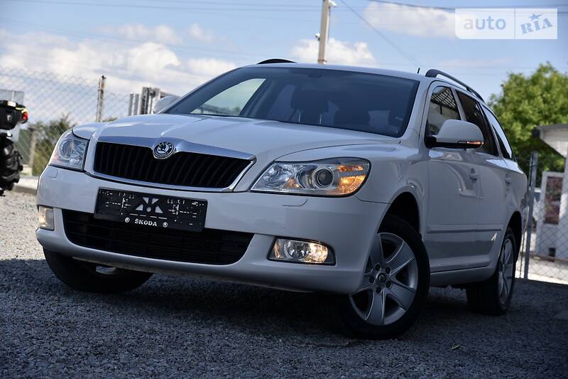 Універсал Skoda Octavia 2012 в Дрогобичі