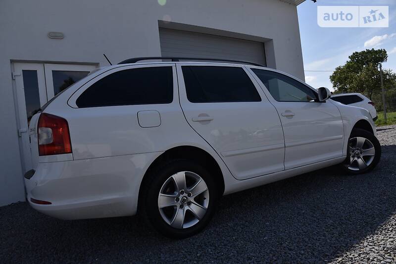 Універсал Skoda Octavia 2012 в Дрогобичі