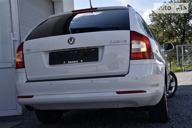 Універсал Skoda Octavia 2012 в Дрогобичі