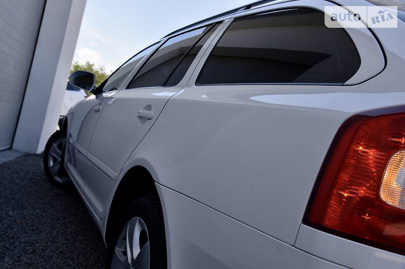Універсал Skoda Octavia 2012 в Дрогобичі