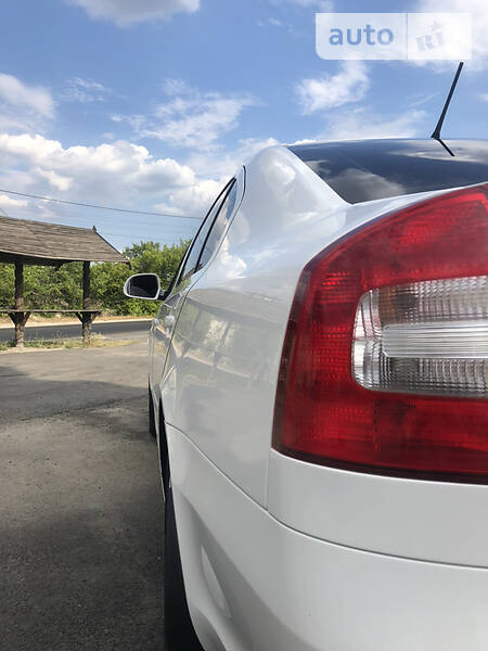 Ліфтбек Skoda Octavia 2012 в Ізюмі