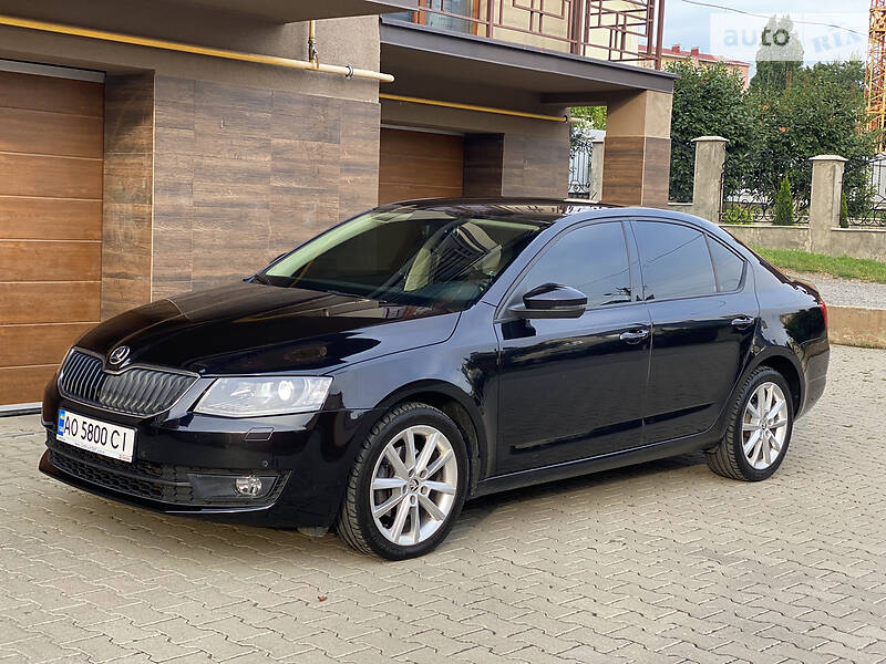 Седан Skoda Octavia 2015 в Ужгороде