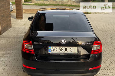 Седан Skoda Octavia 2015 в Ужгороде