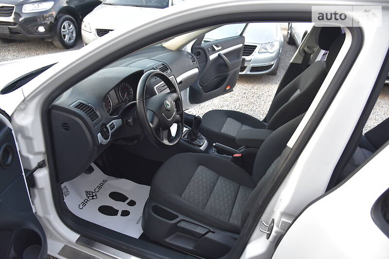 Універсал Skoda Octavia 2011 в Дрогобичі