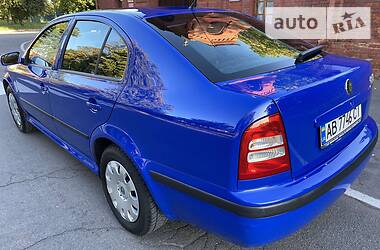 Хетчбек Skoda Octavia 2004 в 