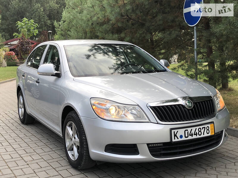 Седан Skoda Octavia 2009 в Дрогобичі