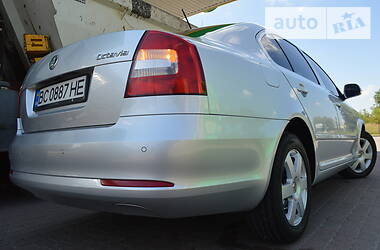 Седан Skoda Octavia 2011 в 