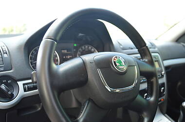 Седан Skoda Octavia 2011 в 