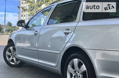 Універсал Skoda Octavia 2011 в 