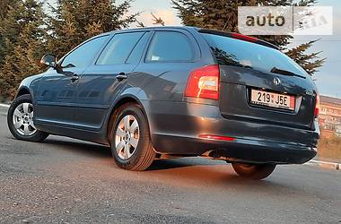 Универсал Skoda Octavia 2010 в Самборе