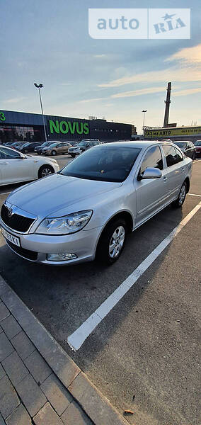 Хэтчбек Skoda Octavia 2010 в Киеве