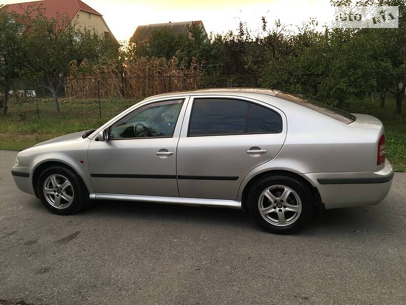 Седан Skoda Octavia 1997 в Ужгороде